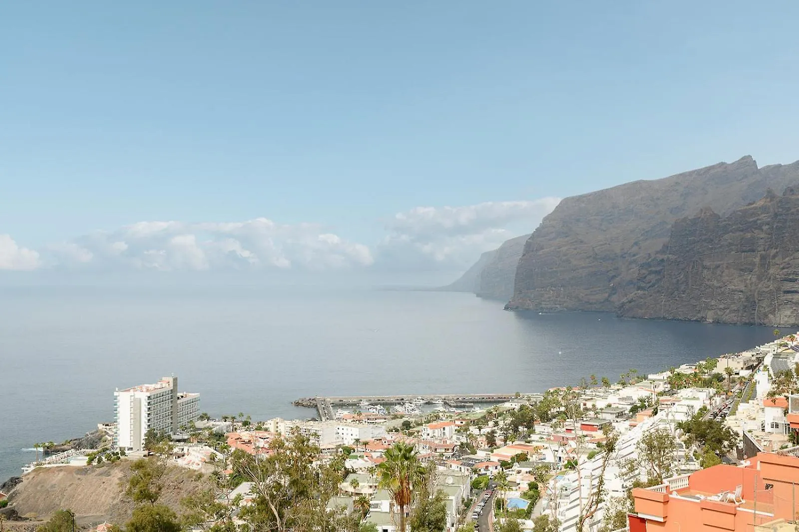 Home2Rest - 2 Bedroom, 1St Line With Ocean Views, Cliffs, Yachts In The Port, Beach 2 Mins On Foot Acantilado de los Gigantes Espagne